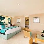 Helios Hotell