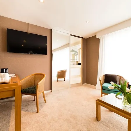 Hélios Hotel 4*
