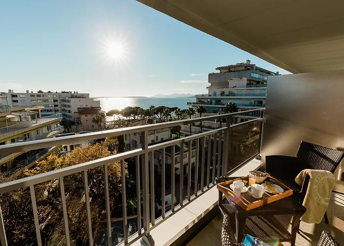 エリオ 4* ジュアン・レ・パン