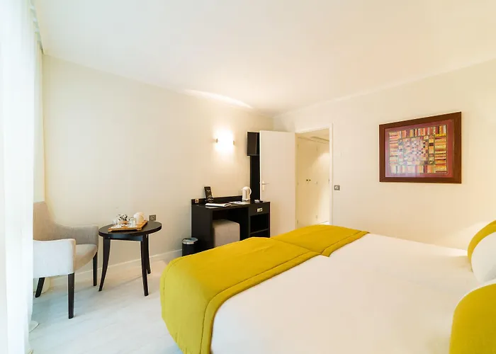 エリオ 4* ジュアン・レ・パン