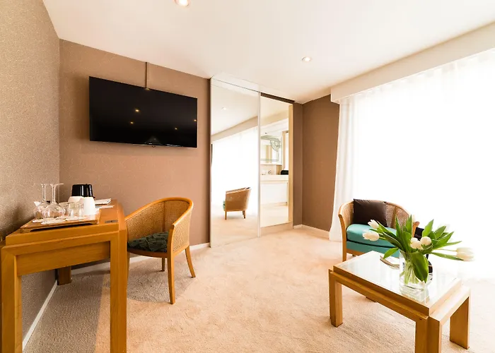 エリオ ホテル 4*